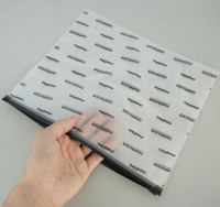 Sacs à fermeture éclair en PE givré, résistants à l'humidité, imprimés en gravure, avec logo personnalisé pour l'emballage de vêtements, OEM