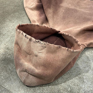 เสื้อฮู้ดดี้ผู้ชายสไตล์วินเทจ ย้อมสีแบบแอซิด ลุคขาดๆ ทรงโอเวอร์ไซส์ สำหรับฤดูหนาว ผ้าฝ้าย 100% เป็นมิตรกับสิ่งแวดล้อม - Product Image 3