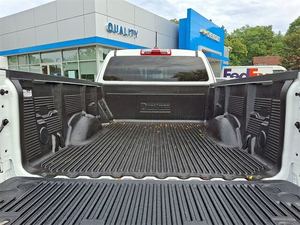 CLEAN 2022G-M-C Can_yon Eleva_tion Cabine allongée standard RWD - Product Image 6