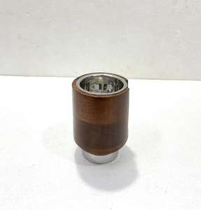 Quemador de Incienso de Madera Ecológico con Detalles Metálicos que Ofrece un Aspecto Árabe Auténtico y una Durabilidad Prolongada para Uso Diario - Product Image 6