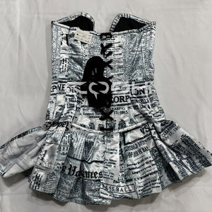 ชุดเดรสทรงคอร์เซ็ทพิมพ์ลายหนังสือพิมพ์แบบมินิแฟลร์จาก Cosh International - Product Image 4