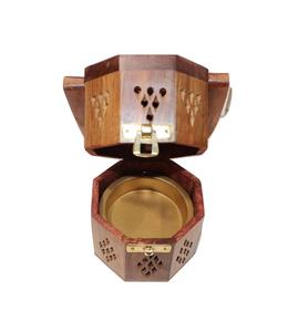 Brûleur à bakhoor en bois rustique ajoutant de la chaleur à travers des moments parfumés à l'encens, décoration d'espaces de vie confortables, style de décoration - Product Image 2