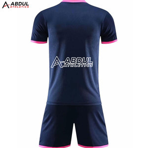 Conjunto de Uniforme de Fútbol para Hombre de Verano, Jersey y Pantalones Cortos Ligeros, Material Transpirable y Cómodo, Ideal para Partidos en Clima Cálido - Product Image 3
