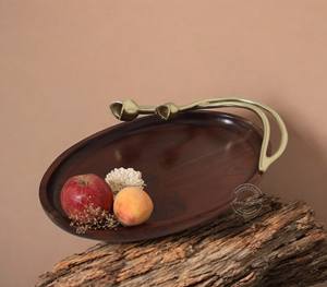 Plateau de service ovale en bois avec poignée en forme de branche dorée Élégant et durable Parfait pour les collations High Tea Home Decor et les cadeaux - Product Image 6