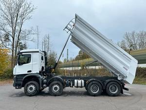 Camión Volquete Diésel Mercedes Benz AROCS 4145 8x6 Usado, Transmisión Automática, Volante a la Izquierda, 31-40T, para Transporte de Construcción - Product Image 3