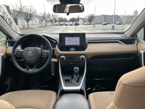 Toyota RAV4 LE V4 2.5L FWD 2021 Usado en Buen Estado - Product Image 5