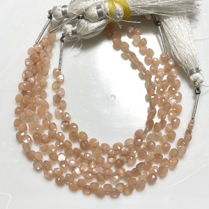 ลูกปัด briolette รูปหัวใจขนาดเล็กสีพีชมูนสโตนขนาด4-4.5มม. ลูกปัดอัญมณีขายส่งจากผู้จำหน่ายที่เชื่อถือได้ - Product Image 2