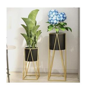 Jardinières en métal artisanales avec revêtement en poudre noire, décoratives pour la maison, exportateur et fabricant, nouveau design, jardinière faite à la main - Product Image 1