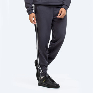 Couleur gris anthracite avec accent à rayures blanches style pull à demi-fermeture éclair taille ample prix de gros hommes Tarcksuits - Product Image 3