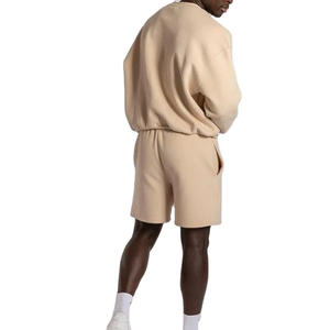 Conjunto corto de cuello redondo de la mejor calidad con logotipo personalizado OEM para hombre, conjuntos de 2 piezas, conjunto de pantalones cortos para hombre, traje deportivo informal - Product Image 3