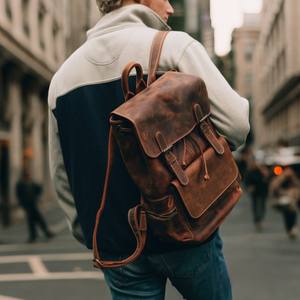 Sac à dos de randonnée en cuir véritable de qualité supérieure, élégant et unisexe - Product Image 5