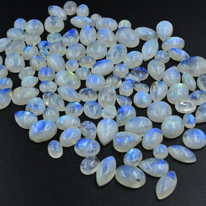 Lote al por mayor de piedras preciosas sueltas de piedra lunar arcoíris 100% natural, cabujón de fuego azul, formas mixtas, 3-8 quilates, tamaños mixtos, piedra de nacimiento de junio - Product Image 2