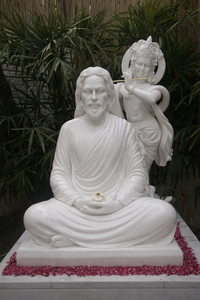 Estatua de la Divinidad Kriya de Jesucristo en Mármol Blanco Hecha a Mano, Escultura Tradicional India Pulida a Mano para Interiores, Jardín o Templo - Product Image 1
