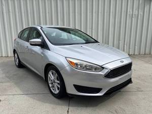 Low price 2017 F <strong>o</strong> r <strong>d</strong> F <strong>o</strong> c <strong>u</strong> s S E used car for sale - Product Image 1