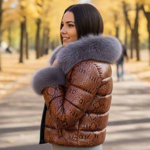 Veste en cuir matelassée à carreaux pour femmes avec fermeture éclair et col en fourrure de renard Vêtements d'extérieur d'hiver - Product Image 3