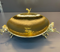 Support à gâteau en métal artisanal martelé, décoratif, écologique, fait main, style antique unique, pour mariages