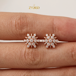 Pendientes de Lujo para Mujer, Diseño de Flor con 33 Diamantes Pequeños de Corte Brillante, Oro Sólido de 14K, Diamantes Sintéticos Cultivados en Laboratorio - Product Image 2