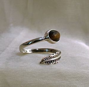 แหวนเงินแท้ 925 ประดับพลอยตาเสือคุณภาพดี ดีไซน์แบบโบฮีเมียน ปรับขนาดได้ เหมาะเป็นของขวัญวันครบรอบ ราคาประหยัด - Product Image 4