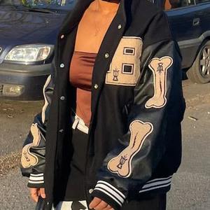 Varsity Baseball Bomber Veste Femmes Hommes Hip Hop Harajuku Lettre Patchwork Vestes En Cuir Streetwear Casual Unisexe Collège Manteau - Product Image 2