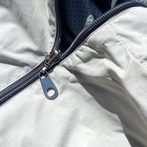 Conjunto Deportivo Personalizado de Pantalones Deportivos y Chaqueta Cortavientos de Nailon para Hombre, Conjunto de Jogger con Bloques de Color, Chaqueta con Cremallera, Estampado Bordado, Fabricante de Conjuntos Deportivos - Product Image 4