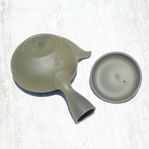 Théière Kyusu verte, plate et ronde, en argile Takasuke de type Shudei, avec motif solide, tasses en céramique – Artisanat Tokoname, cadeau - Product Image 4