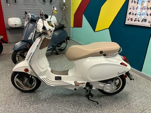 NUOVI ARRIVI 2027 <span class=keywords><strong>Vespa</strong></span> Primavera <span class=keywords><strong>50</strong></span> S <span class=keywords><strong>50</strong></span> Classic Scooter con Telaio in Acciaio Prodotto in Italia >45km/h - Product Image 1