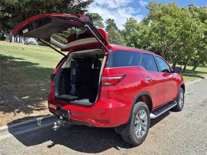 ÚLTIMO MODELO: <span class=keywords><strong>Toyota</strong></span> <span class=keywords><strong>Fortuner</strong></span> Limited 2.8DT 6AT 4WD SUV 2022 Usado, Limpio. Envío a Todo el Mundo. - Product Image 4