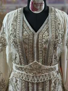 Luxurious <b>White</b> Kaftan with Embroidered Flowers <b>Lace</b> Crystals Buttons Straight Silhouette Design - Product Image 4