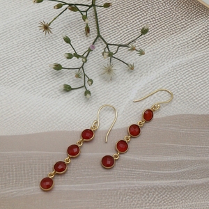 Dua, pendientes de declaración de boda hechos a mano para mujer, estilo moderno, chapado en oro de 18 quilates con material de latón de gota de Calcedonia cornalina - Product Image 1