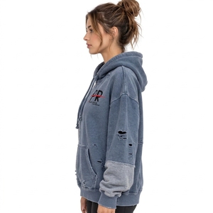 Sweat-shirt oversize tendance pour femme, effet usé, finition vintage, tissu confortable et décontracté. - Product Image 2
