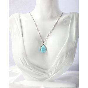Pendentif artisanal en larimar plaqué rhodium, style religieux, cadeau - Product Image 5