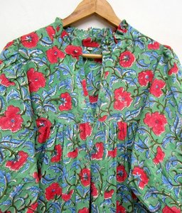 Robe longue en coton imprimé floral de couleur mélangée pour femmes avec des robes hippi d'été boutonnées - Product Image 2