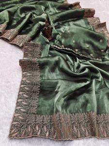 Exquisito Sari de seda Vichitra con borde pesado Zari y trabajo de piedra emparejado con blusa a juego-Elegancia redefinida para adultos - Product Image 4