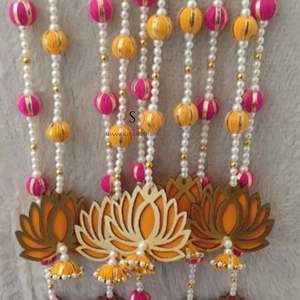 Tenture murale en Lotus artificiel traditionnel avec des cordes de perles pour Mehendi Haldi décor Diwali décoration murale toile de fond de mariage - Product Image 3