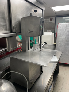 Sierra para huesos, altura de corte 230 mm, Mado MKB 749, la mejor sierra comercial para procesamiento de carne y huesos, equipo para procesamiento de carne y huesos. - Product Image 4