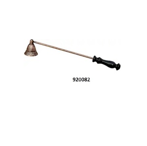 Snuffer de velas pequeñas de latón y metal de diseño más nuevo en venta - Product Image 3