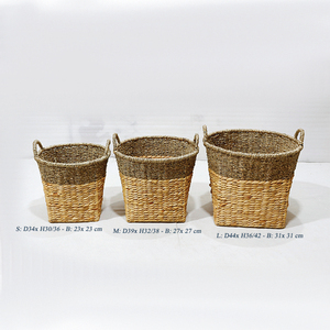 Ensemble de paniers de rangement rectangulaires en jonc de mer et en jacinthe d'eau tissés bicolores Artex Dong Thap (3 pièces) - Product Image 2