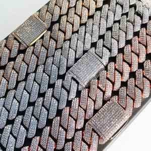 Collar Unisex de Plata de Ley 925 Chapado en Oro de 14K con Engaste de Bisel y Corte Brillante con Moissanita VVS Certificada por IGI - Moderno - Product Image 4