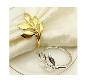 Anneaux de serviette en métal de haute qualité avec un design de feuille unique en finition dorée pour l'utilisation et la décoration quotidiennes de la cuisine - Product Image 1
