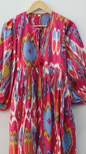 Summer Casual Ikat Long Block Print Midi Dress Deep Neck avec String Closer Loose Silhouette Natural Waistline - Product Image 3