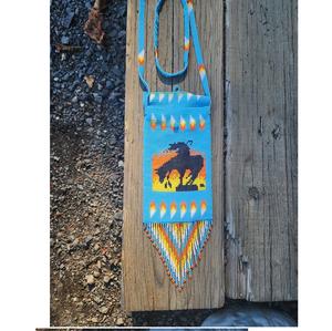 Bolsa de teléfono bordada con cuentas de semillas hecha a mano, bolsa de teléfono con cuentas de semillas de diseño personalizado, bolsa de teléfono bordada con cuentas de semillas de estilo étnico - Product Image 2