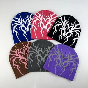 Gorros de Punto de Invierno Personalizados al por Mayor, 100% Algodón, con Bordado 3D, Diseño de Cuadros y Lazos - Product Image 4