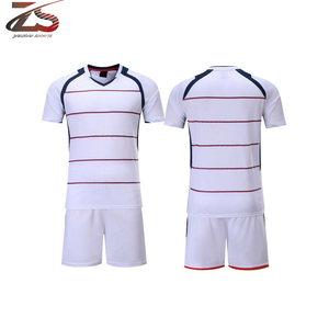 Uniforme de football le plus vendu à moins cher uniforme de football de haute qualité fabriqué au Pakistan - Product Image 1