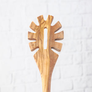 Tenedores para Pasta de Madera de Olivo Ecológicos y Duraderos ArtisRaw para Servir y Mezclar, Solo Lavar a Mano - Product Image 5