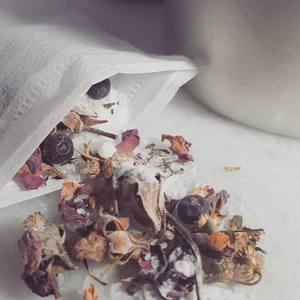 S&Soak Sachets de thé de <span class=keywords><strong>bain</strong></span> floraux naturels faits à la main au citron, à la rose et à la lavande, sels d'<span class=keywords><strong>Epsom</strong></span> de la mer Morte de l'Himalaya, huiles essentielles, soins du corps et des pieds - Product Image 4