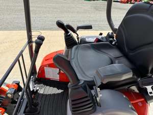 ENVÍO GRATUITO Miniexcavadora KUBOTA U17 de 16.1 HP, con cabina abierta, diésel, 2 cucharones adicionales, aprobada por EPA y CE, sistema hidráulico auxiliar, 2 velocidades, PLC. - Product Image 6