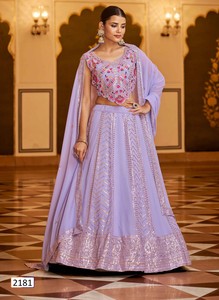 Designer Velvet lehanga choli pour femmes pour les achats en ligne de mariage surat, robes royales de mariage pakistanais en Inde 2022 - Product Image 2