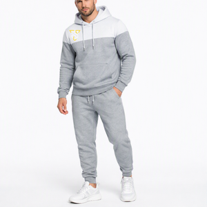 Conjunto Deportivo con Capucha para Hombre en Color Gris con Bloques de Color y Logotipo Frontal, Sudadera y Pantalones Largos Casuales, Transpirables y de Corte Regular - Product Image 1
