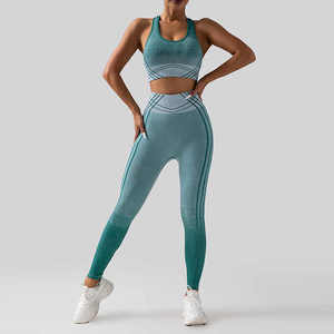 Ensemble de yoga personnalisé pour femmes OEM deux pièces vêtements de sport leggings et haut tissu extensible respirant idéal pour les séances de sport ou en studio - Product Image 3