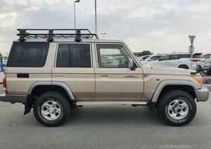 โตโยต้า แลนด์ครุยเซอร์ ปี 2020 รถ SUV 5 ประตู เครื่องยนต์เบนซิน 6.1-8 ลิตร เทอร์โบ เกียร์ธรรมดา มาตรฐานไอเสียยูโร 3 5 ประตู 400 แรงม้า แรงบิด 500 นิวตันเมตร พร้อมถุงลมนิรภัย และระบบ TPMS - Product Image 4